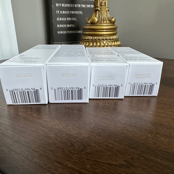 NWT Rodan and Fields REDEFINE Daily Lip Renewing Serum - Picture 8 of 8